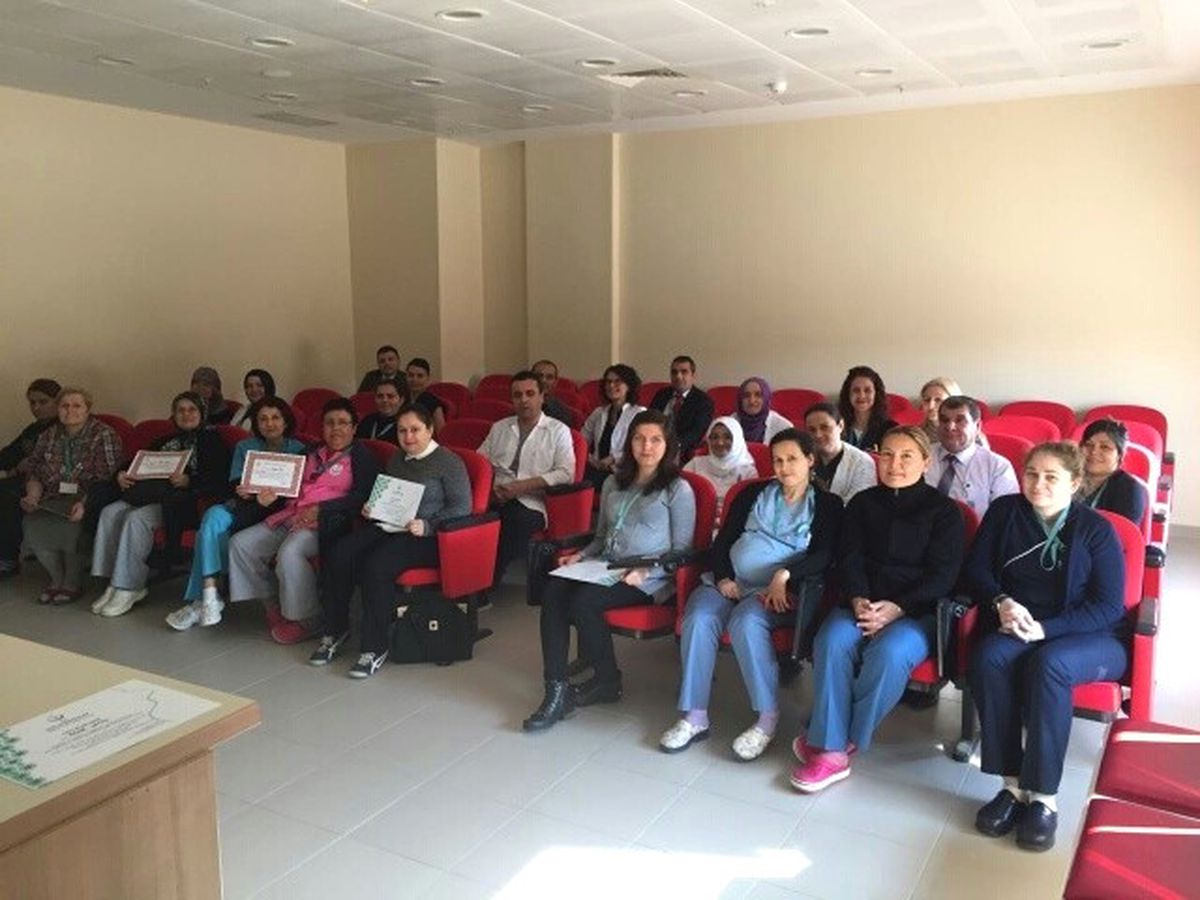 Ezine Devlet Hastanesi\'nde Mezuniyet Heyecanı