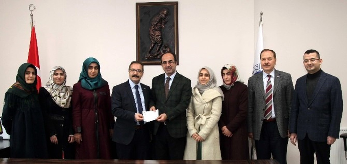 Gaün\'de Tıp Fakültesi Öğrencilerinden Örnek Davranış