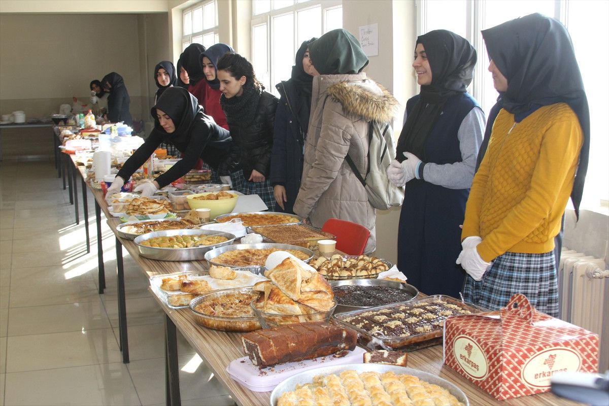 İmam Hatipliler\'den Halepliler İçin Kermes