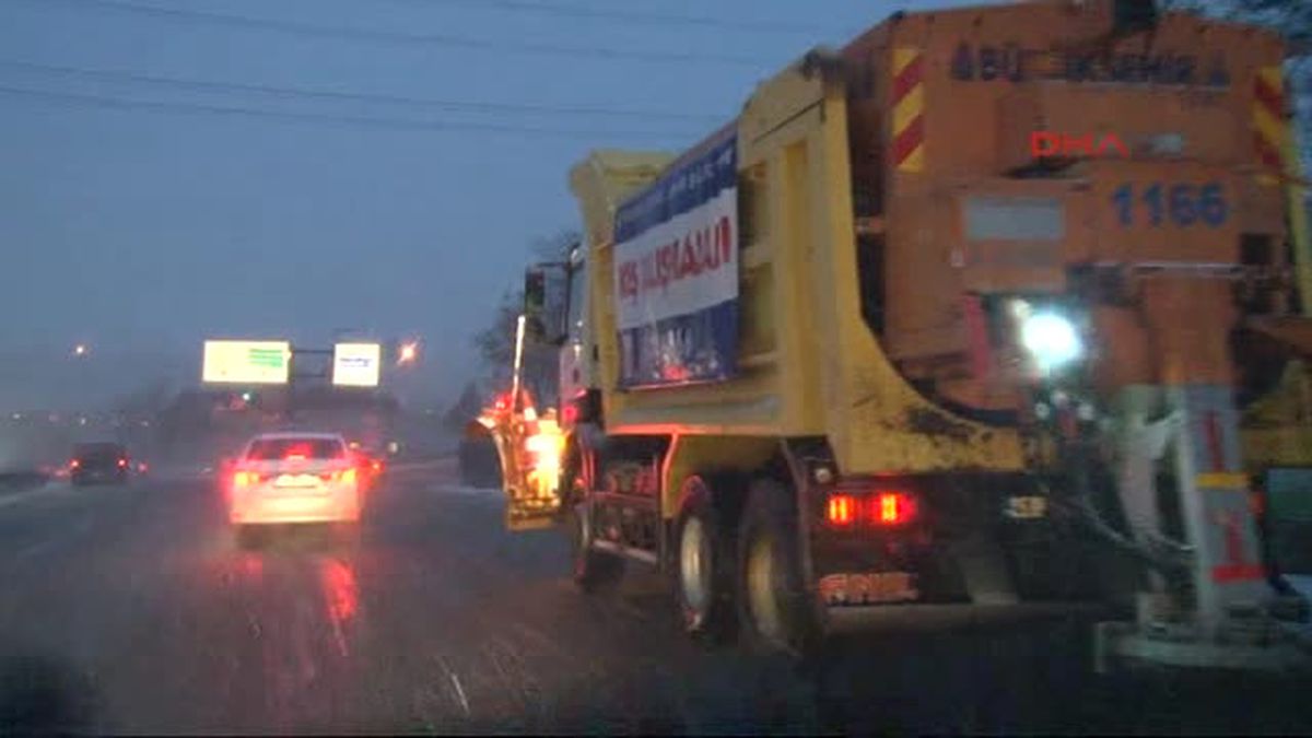 Istanbul\'da Trafik Yoğunluğu Yüzde 90\'a Ulaştı