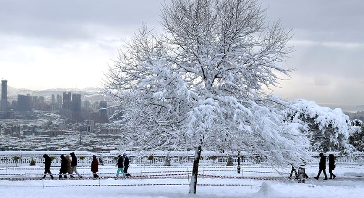İstanbul\'da Yoğun Kar Yağışı ve Soğuk Hava Uyarısı