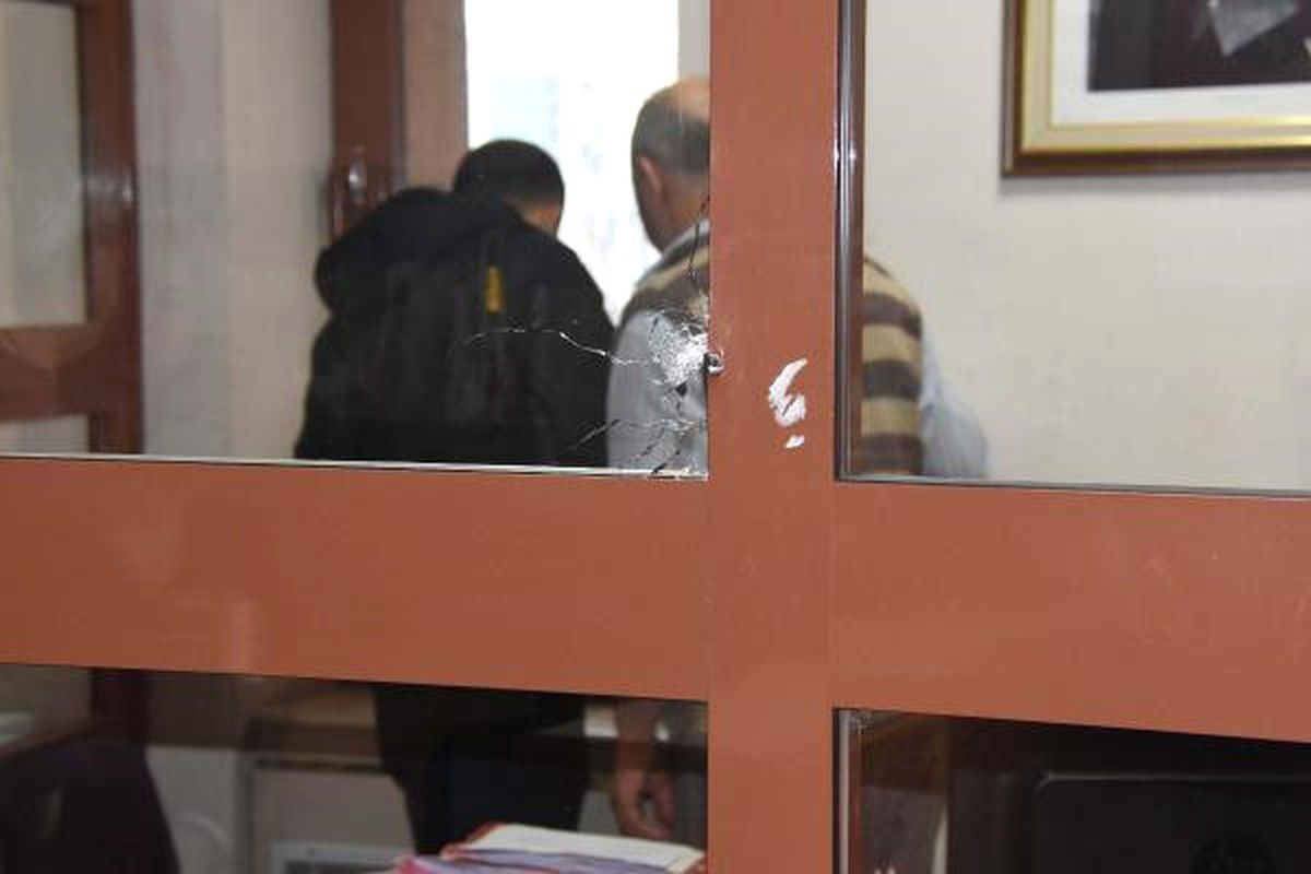 İzmir Adliyesi\'nde Şehit Polis ve Mübaşir İçin Hüzünlü Tören (4)