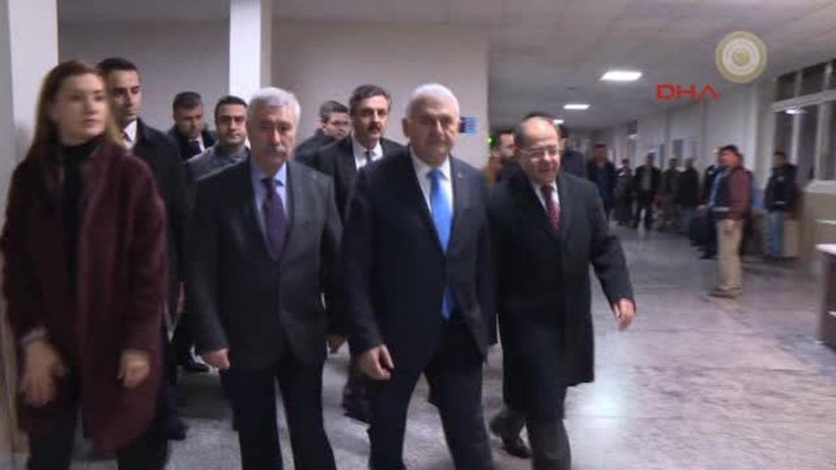 Izmir - Başbakan Yıldırım, Patlama Sonrası Şehit Mübaşirin Evini ve Yaralıları Ziyaret Etti
