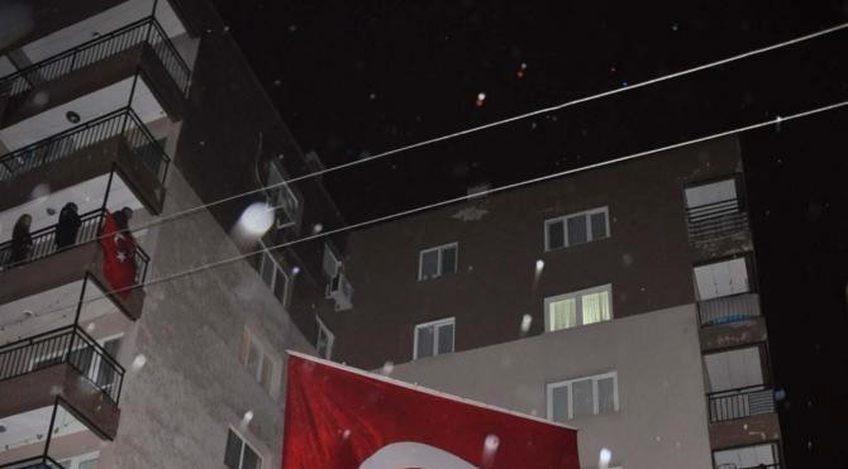 İzmir\'de Adliyeye PKK Saldırısı: 2 Şehit, 2 Terörist Ölü Ele Geçti (15)