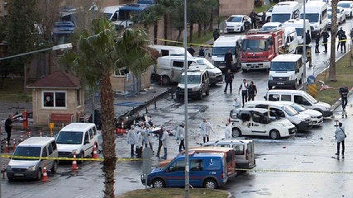 İzmir Valisi: "İlk Bulgular PKK\'yı İşaret Ediyor"