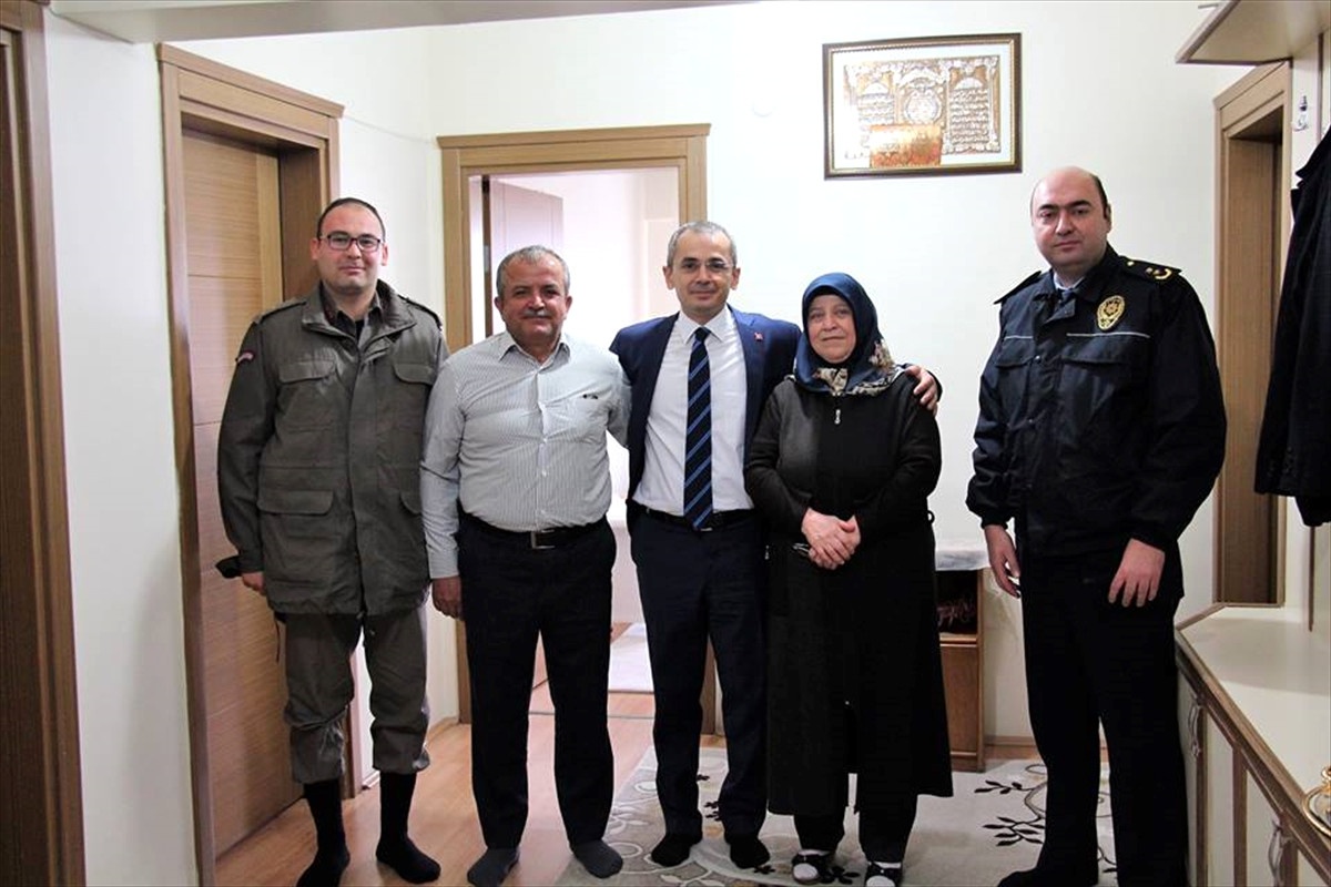 Kaymakam Pişkin\'den Şehit Ailelerine Ziyaret