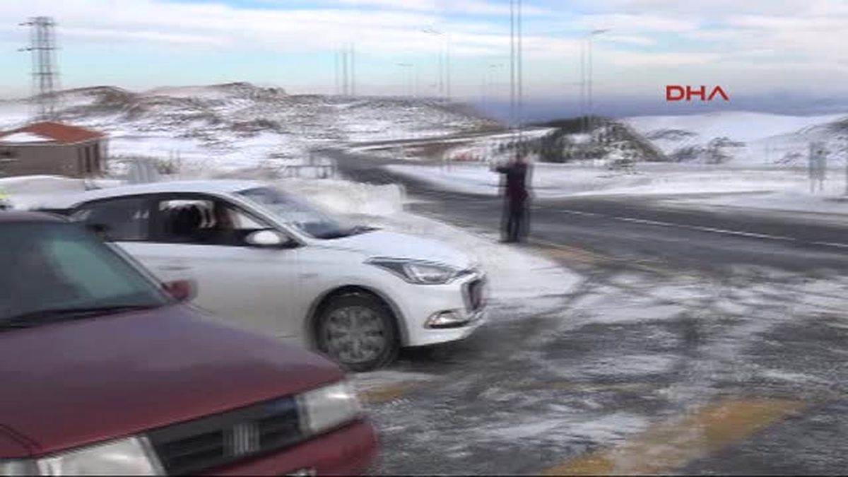Kayseri Tipi Erciyes\'te Yolları Kapattı