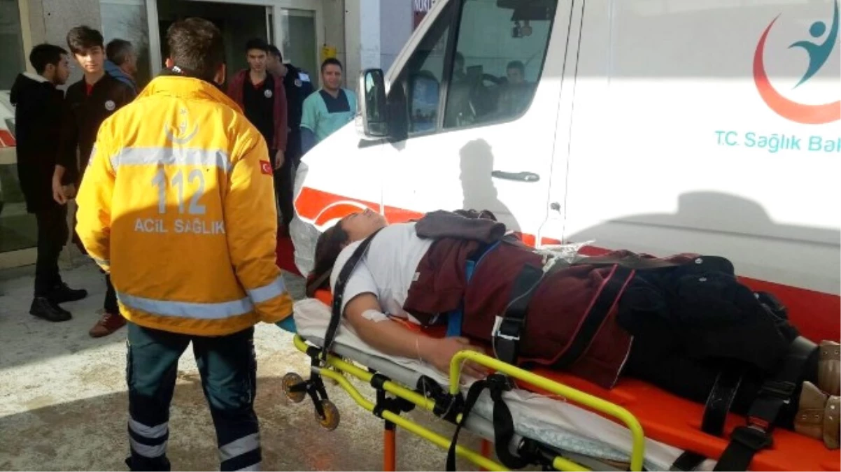 Konya\'da Öğrenci Servisi Devrildi: 2 Ölü, 42 Yaralı