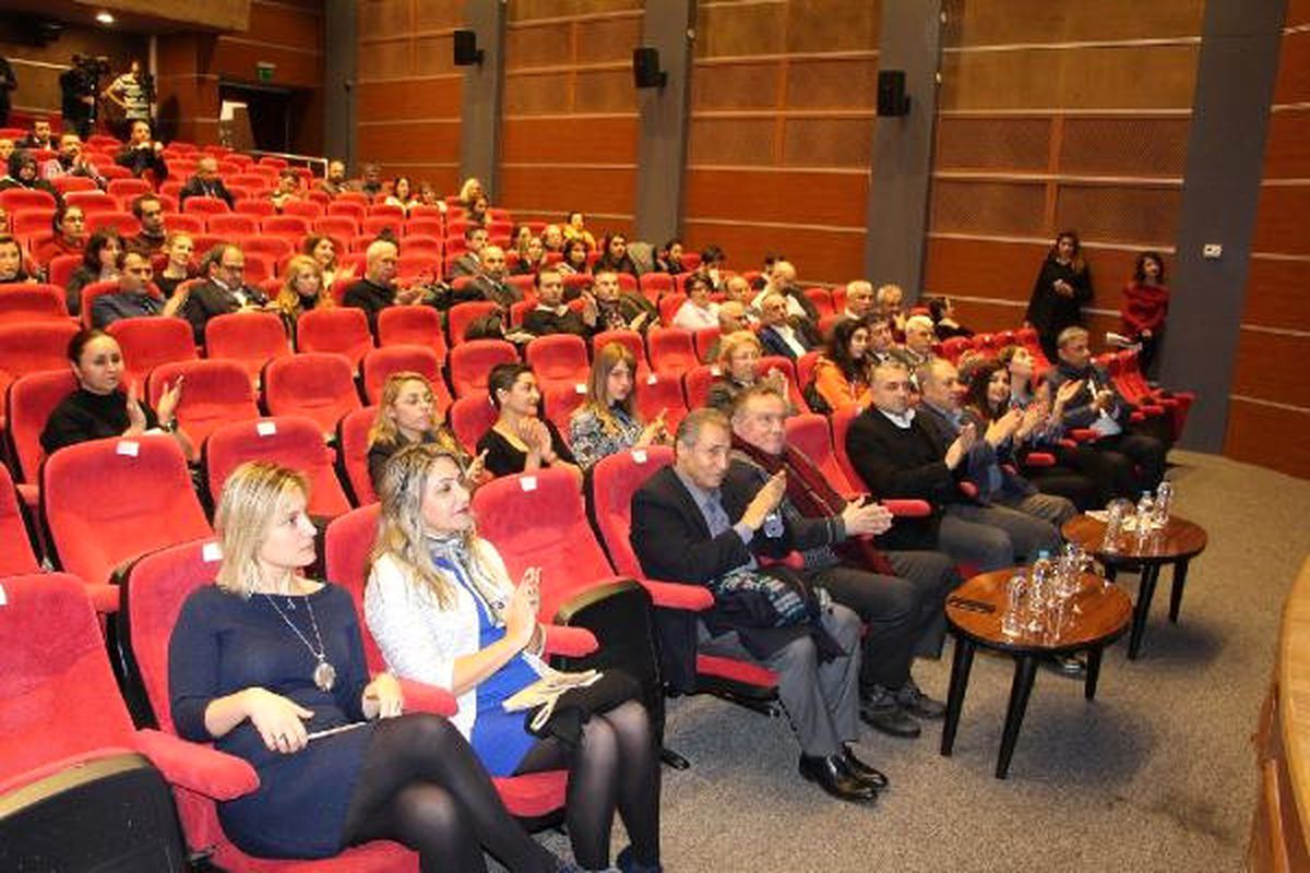 Lys\'de Açık Uçlu Sorular ve Yansımaları Paneli Düzenlendi