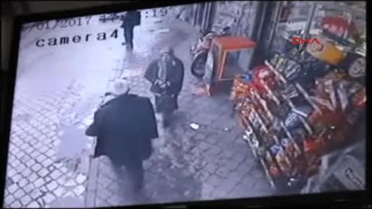 Manisa - Tüfekle Ateş Edince Halkı Korkuttu