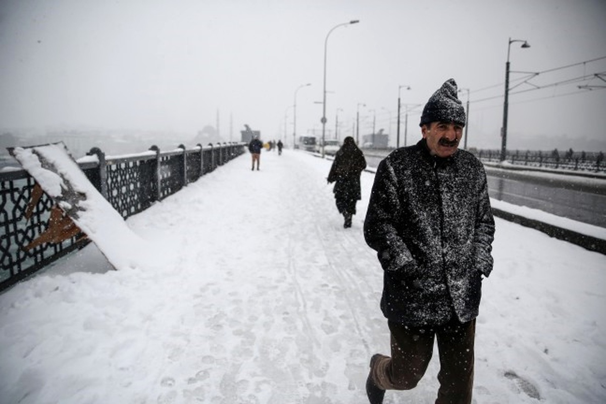 Meteoroloji\'den İstanbul İçin Yoğun Kar Yağışı ve Soğuk Hava Uyarısı