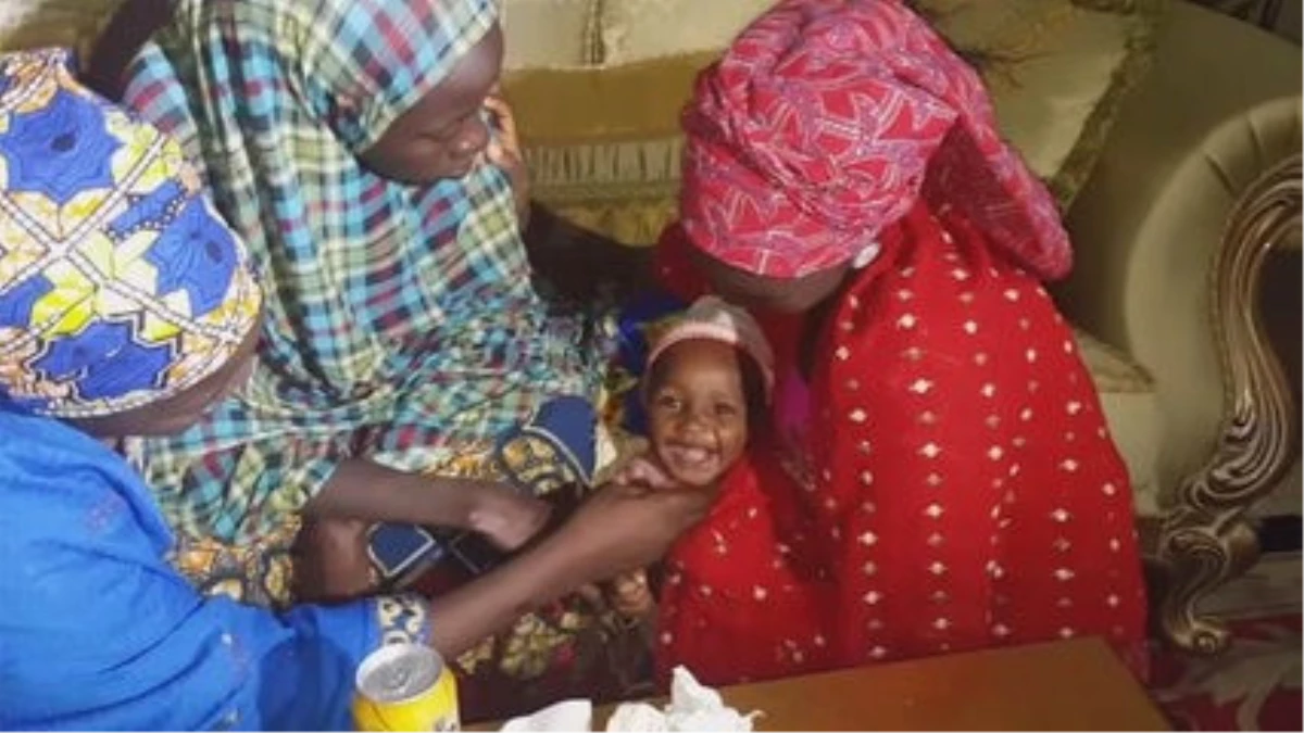 Nijerya\'da Boko Haram\'ın Kaçırdığı Chibok Kızlarından Biri Daha Bulundu