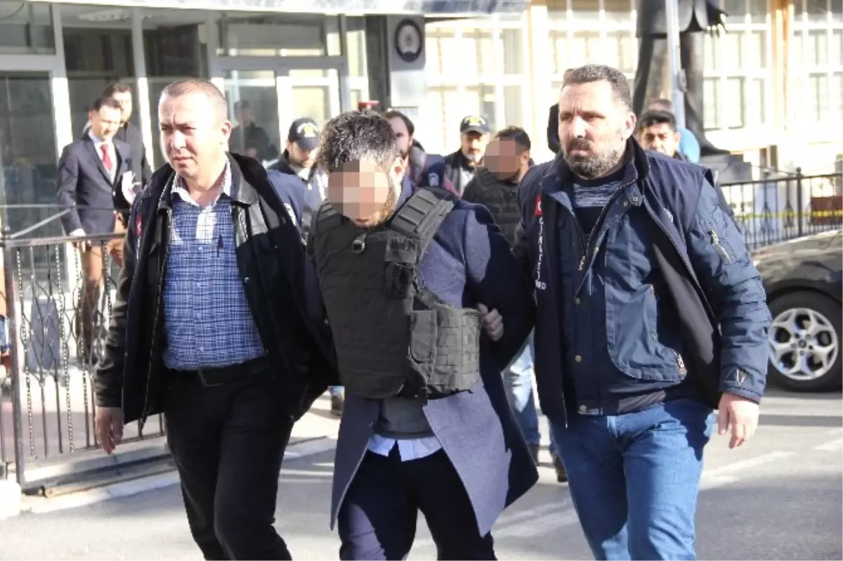 Polis 87 Kamera Kaydını İnceleyip Cinayetle İlgili 3 Kişiyi Yakaladı