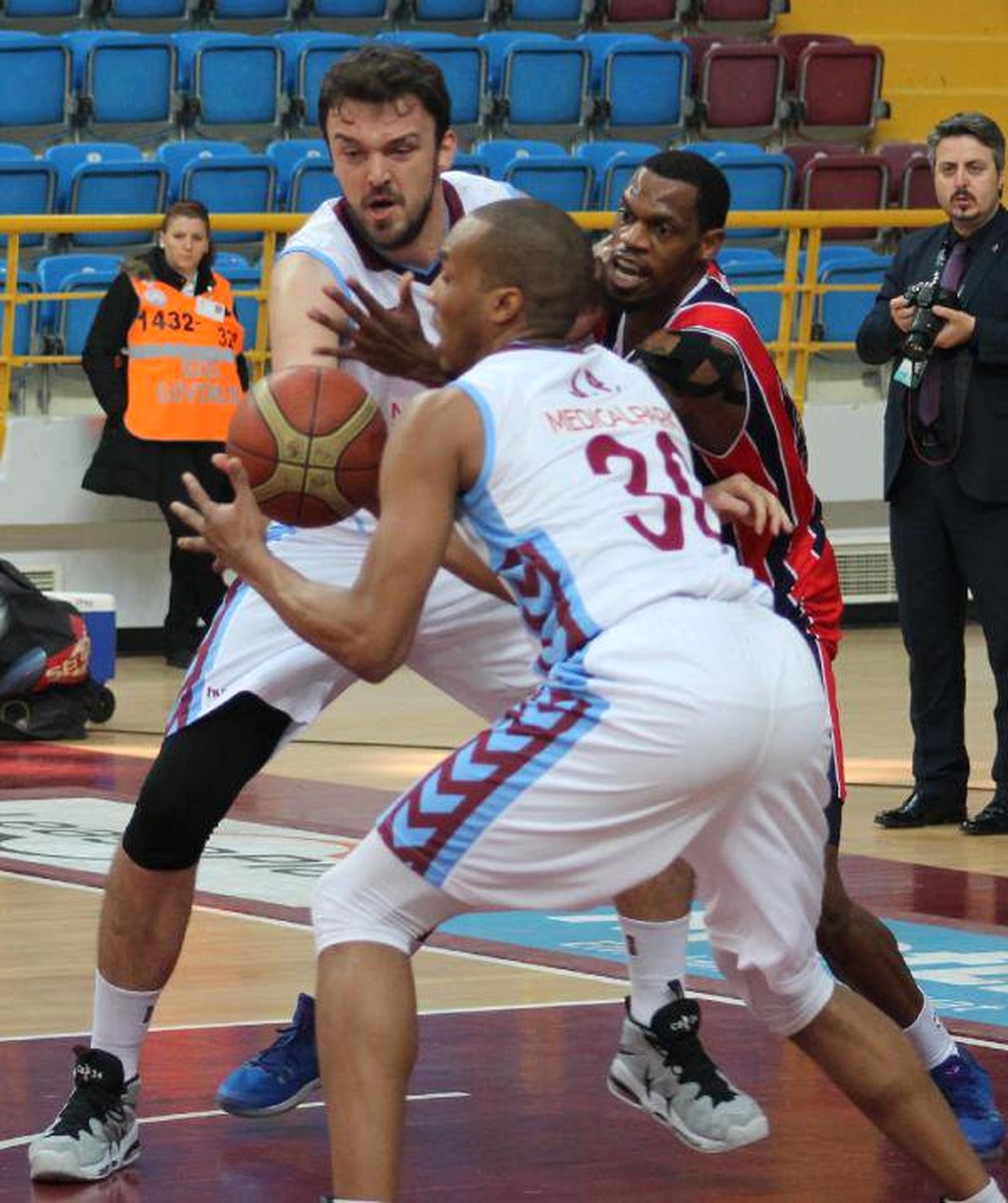 Spor Toto Basketbol Ligi\'nde 14. Hafta Heyecanı