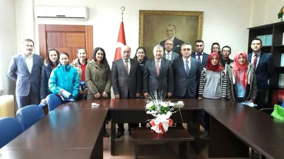 Teog Sınavında Dereceye Giren Öğrenciler Kaymakam Duru\'yu Ziyaret Etti