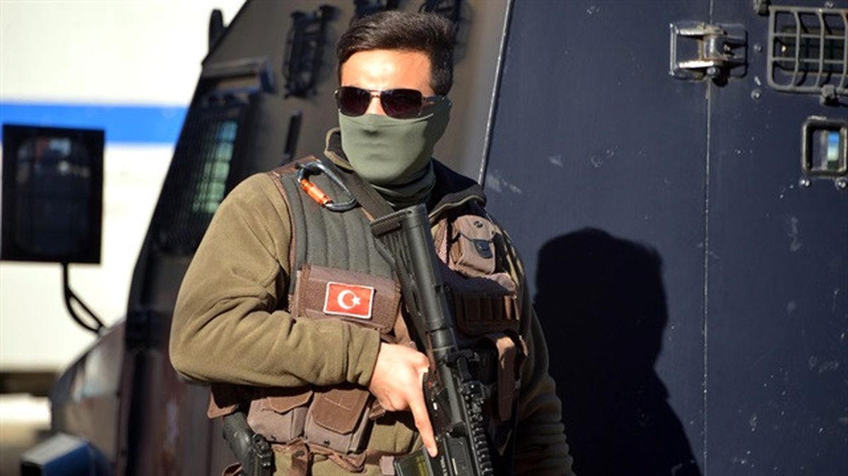 Yağmur Altında Uygulama