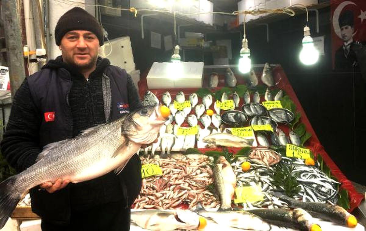 8 Kiloluk Levrek Tezgahta İlgi Gördü