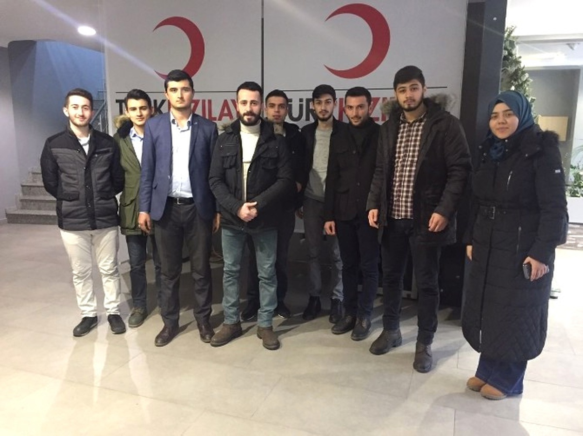 Ak Gençlerden Kan Bağışına Destek