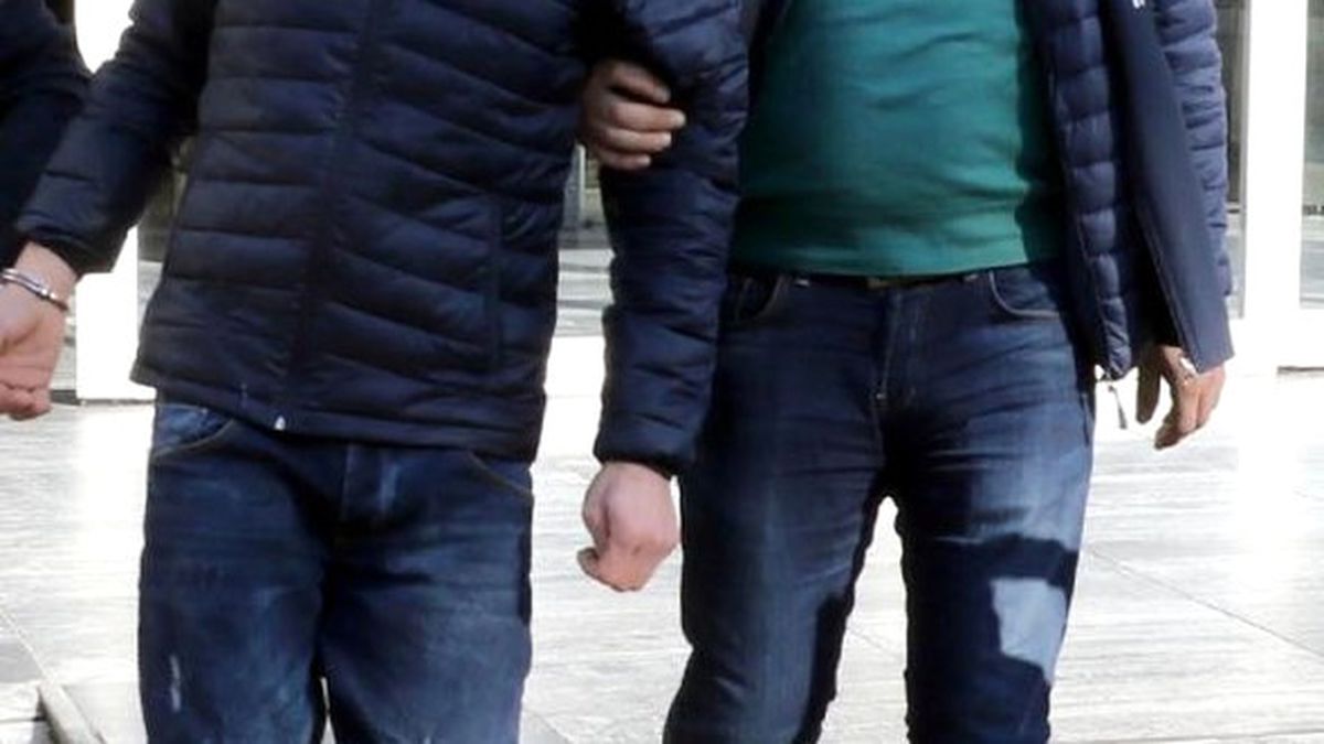 Alkollü Genç, Kendisini Uyaran 2 Kişiyi Bıçakla Yaraladı (2)