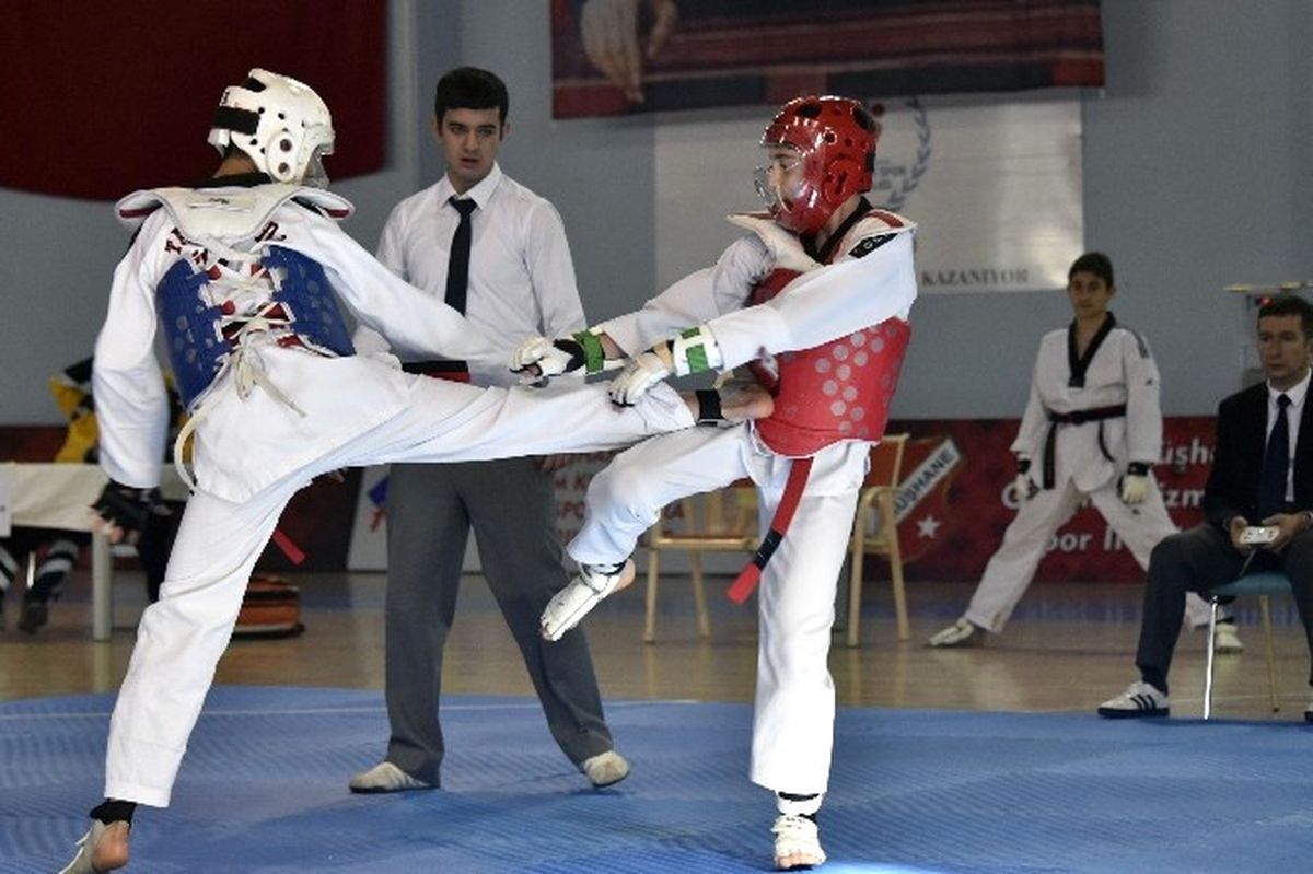 Anadolu Yıldızlar Ligi Taekwondo Grup Müsabakaları Gümüşhane\'de Devam Ediyor