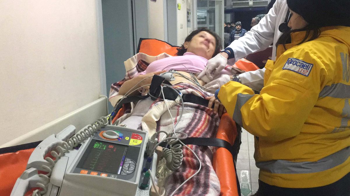 Anne Oğul Birbirlerini Bıçakladı