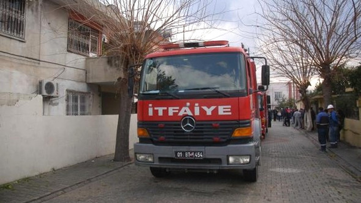 Annesinin Kapıyı Üzerine Kilitleyip Evde Yalnız Bıraktığı Çocuk Yangında Öldü