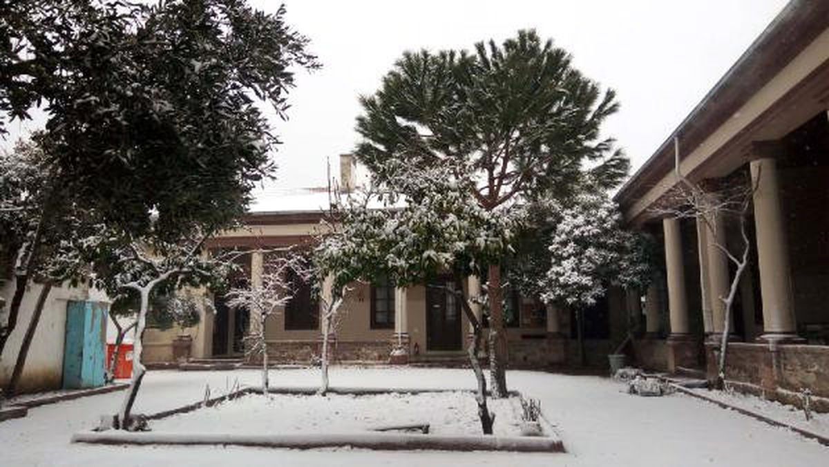 Ayvalık Kent Merkezinde Kar Sürprizi