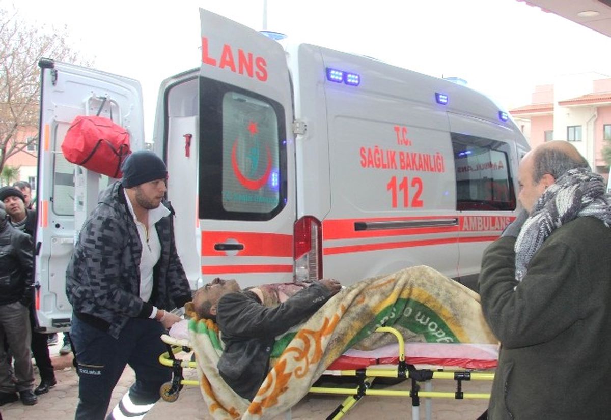 Suriye Sınırındaki Azez\'de Bombalı Araçla Saldırı: 23 Ölü, 71 Yaralı