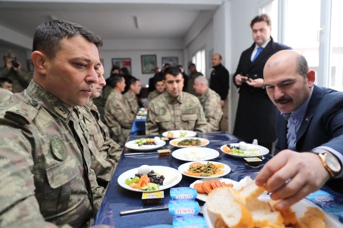 Bakan Soylu, Hatay\'da Askerlerle Bir Araya Geldi