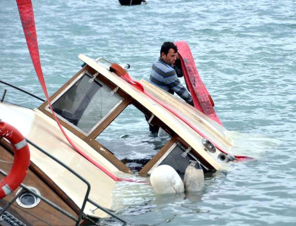 Bodrum\'da Lodos Tekne Batırdı