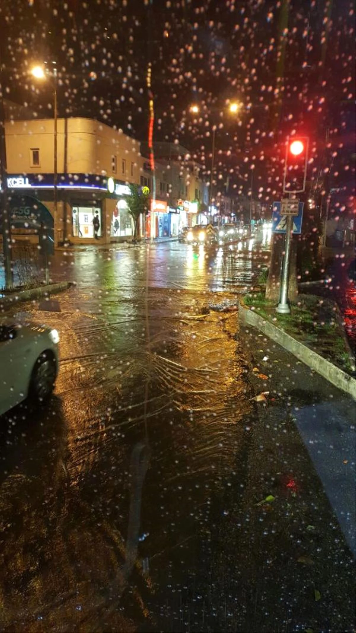 Bodrum\'da Lodos ve Yağmur Hayatı Olumsuz Etkiledi