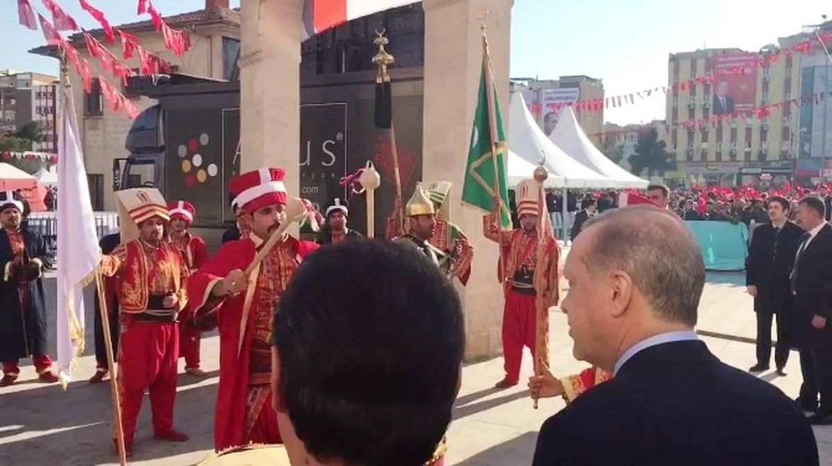 Cumhurbaşkanı Erdoğan, Haliliye\'de Mehter Takımı ile karşılandı