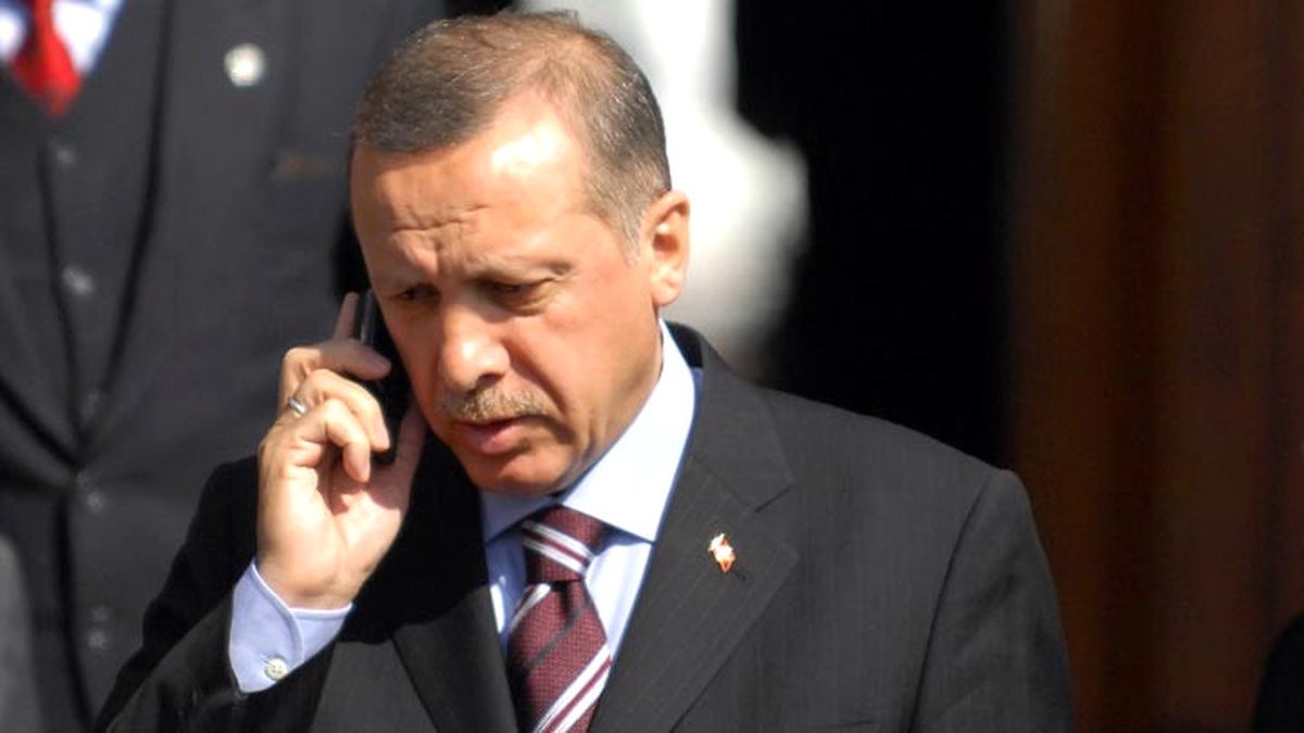 Cumhurbaşkanı Erdoğan İngiltere Başbakanı Theresa May ile Telefonda Görüştü
