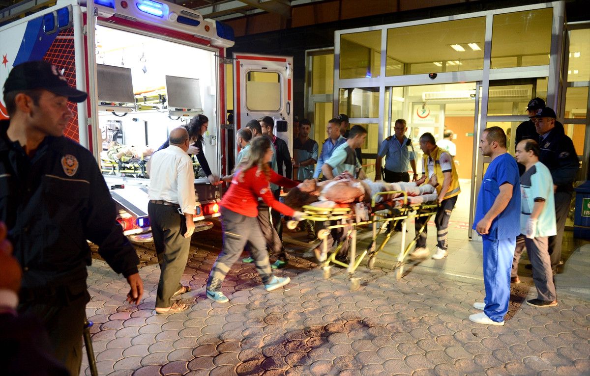Deaş, Azez\'de Bomba Yüklü Araç Patlattı (2)