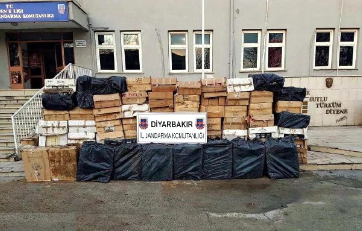 Diyarbakır\'da 350 Bin Liralık Kaçak Sigara Ele Geçirildi