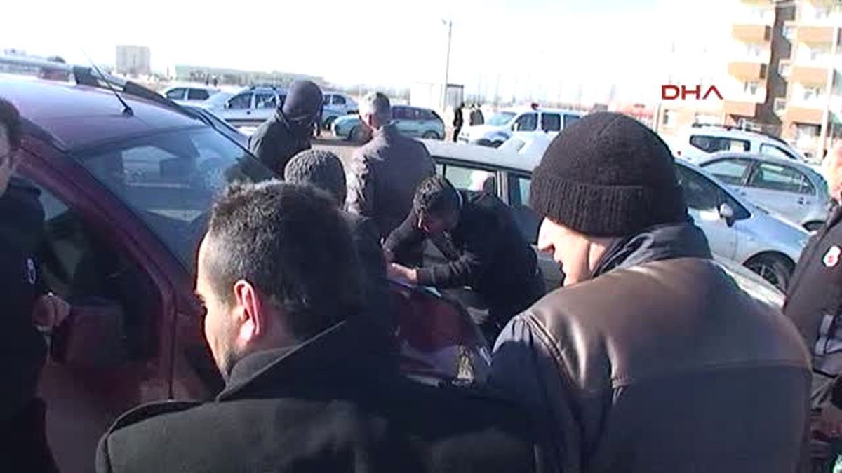 Ereğli\'de Şiddetli Rüzgar Cezaevi Lojmanlarının Çatısını Uçurdu
