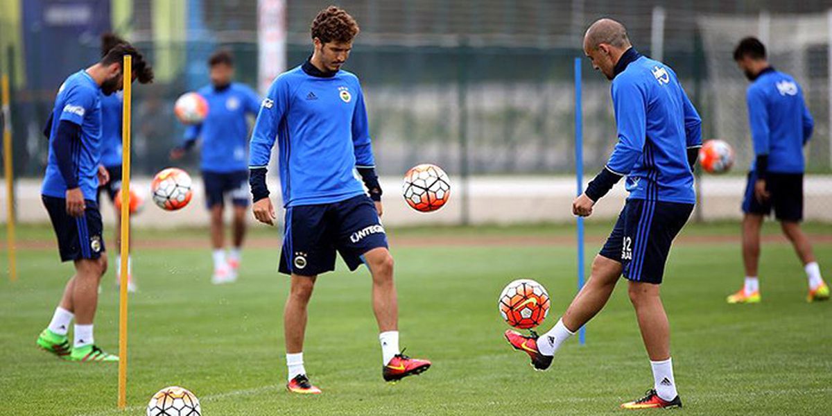 Fenerbahçe\'de Kamp Çalışması Sürüyor