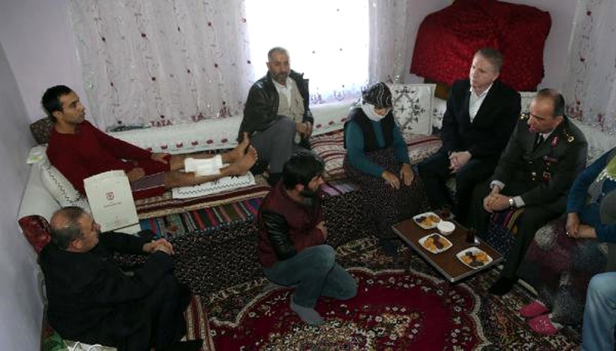 Fırat Kalkanı Gazisine Geçmiş Olsun Ziyareti
