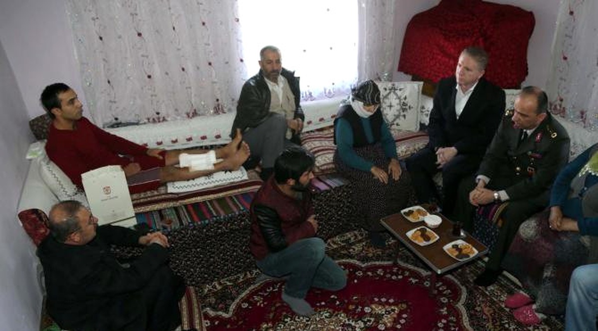 Fırat Kalkanı Gazisine Geçmiş Olsun Ziyareti