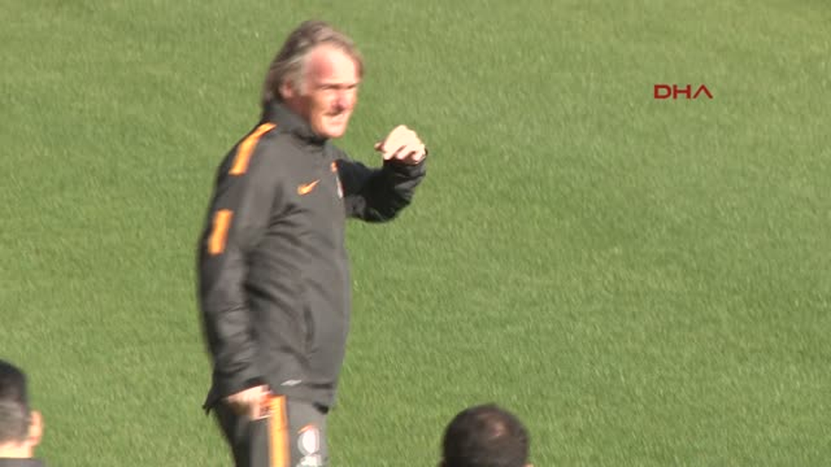 Galatasaray Günün Ilk Idmanını Gerçekleştirdi