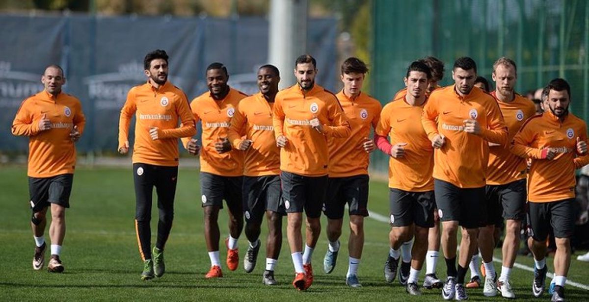 Galatasaray Günün İlk İdmanını Gerçekleştirdi