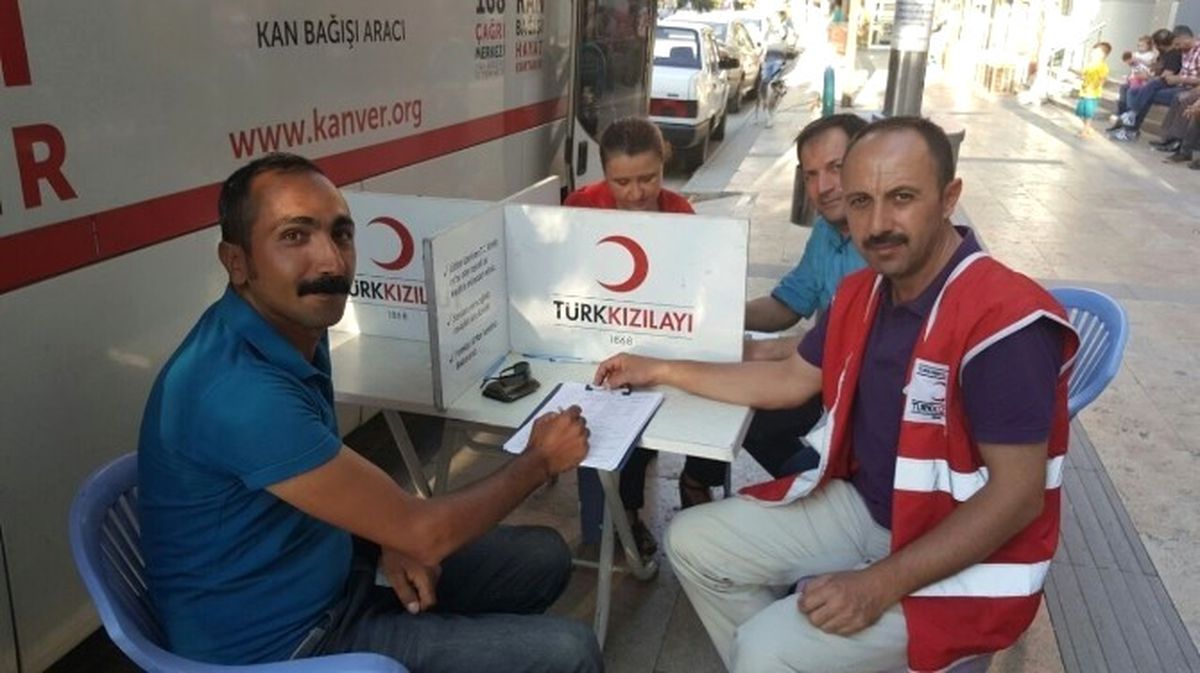 Gümüşhane Kızılay\'a Kan Bağışı