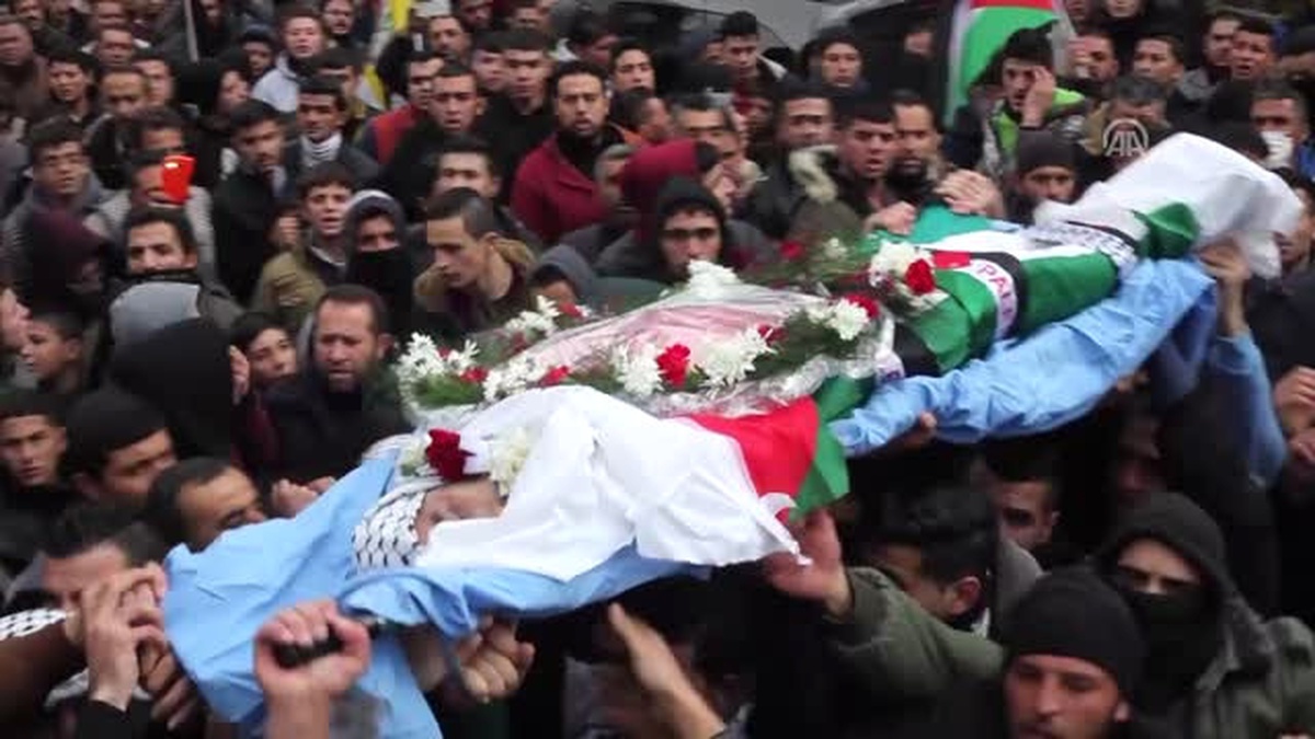 Israil\'in Naaşlarını Alıkoyduğu 2 Filistinli Toprağa Verildi - El