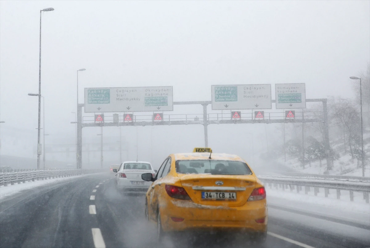 İstanbul\'da Kar Yağışı
