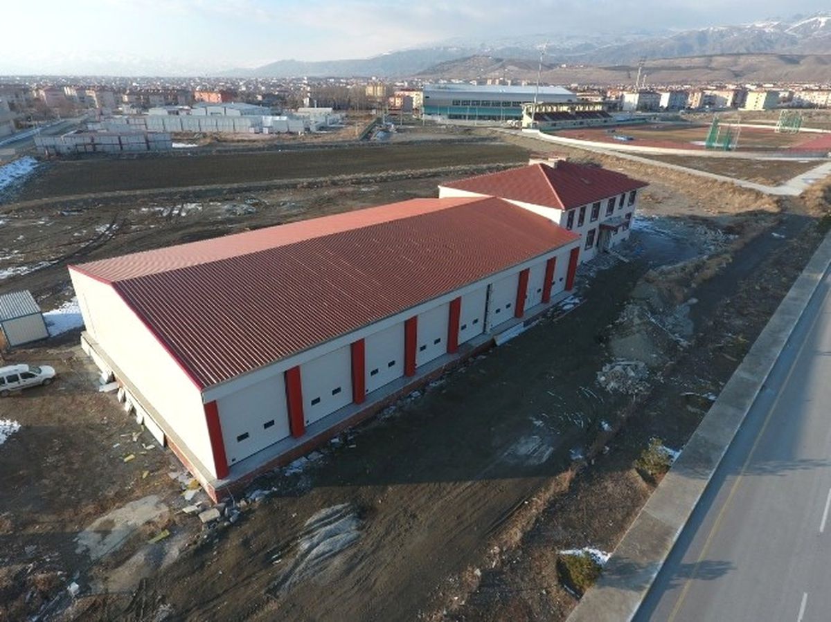 İtfaiye 587 Yangına Müdahale Etti