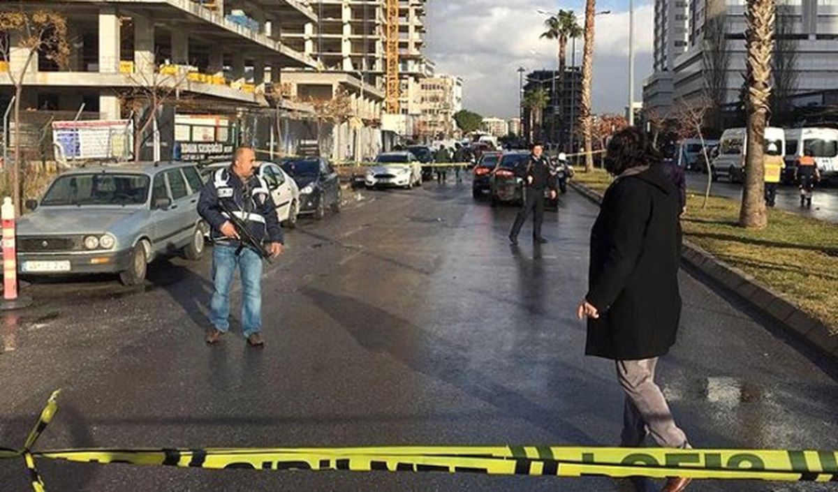 İzmir\'de 5 Adliye Çalışanı da Gözaltında