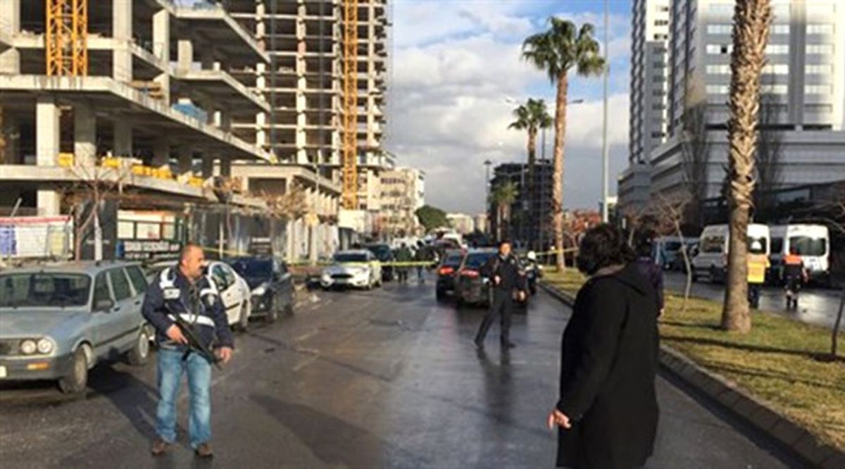 İzmir\'deki Bombalı Saldırıda 5 Adliye Çalışanı da Gözaltında
