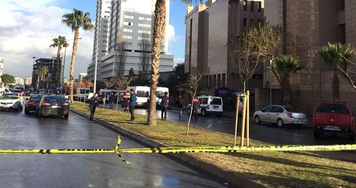 İzmir\'deki Bombalı Saldırıda 5 Adliye Çalışanı da Gözaltında (2)