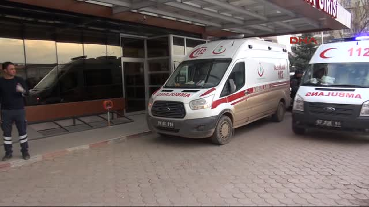 Kilis - Suriye\'de Yaralanan 15 Öso Askeri Kilis\'e Getirildi