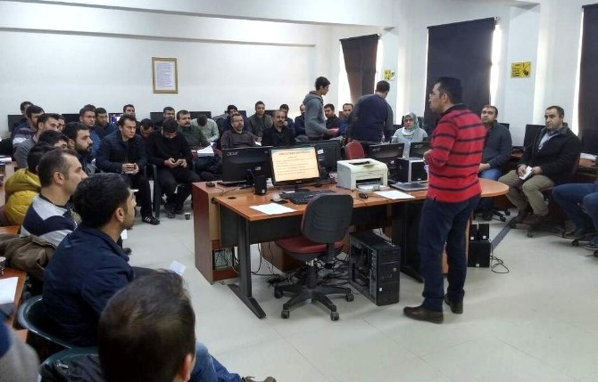 Kod\'layacak Öğrencilere Ders Verecek Öğretmenlere Seminer